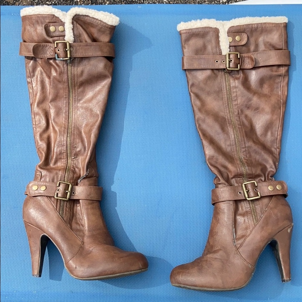 Boots Size 8